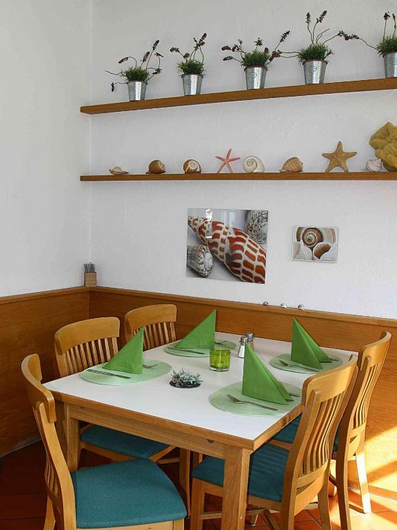 Gasthof Zur Post Neunkirchen am Brand Εξωτερικό φωτογραφία